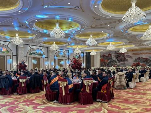 雄鹰展翅震寰宇 威龙腾飞冲云霄|九游会J9电气召开2023年度总结表扬大会暨2024年迎新春晚会